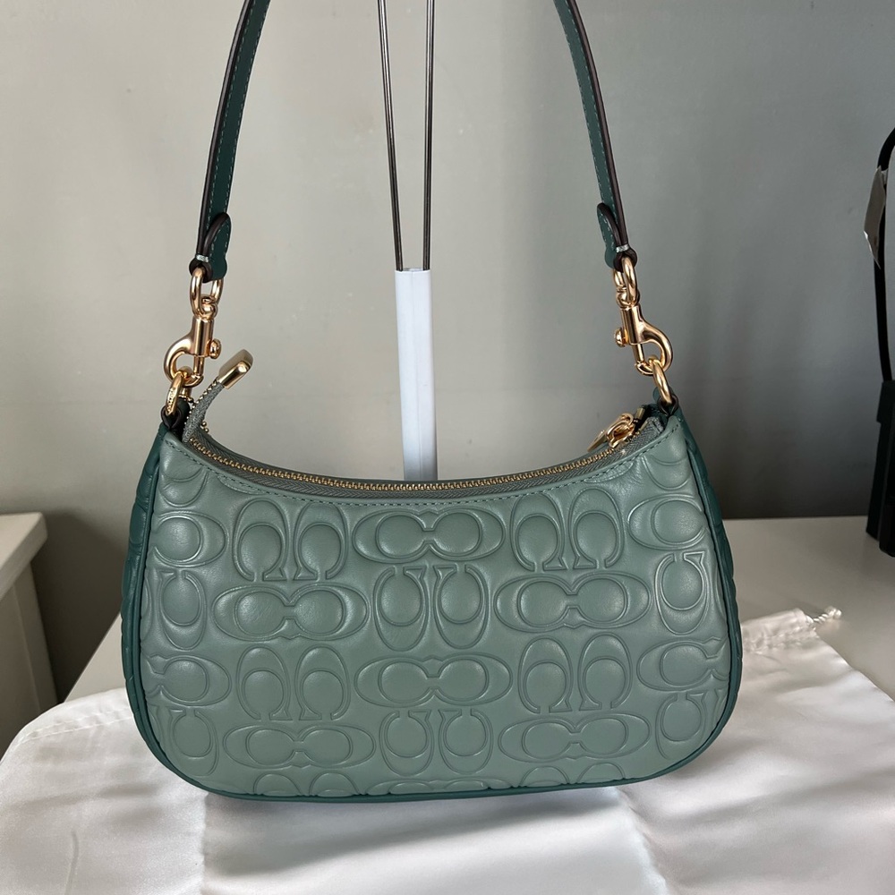 Coach Teri Shoulder Bag In Blocked Signature Leather - Picture 3 of 10